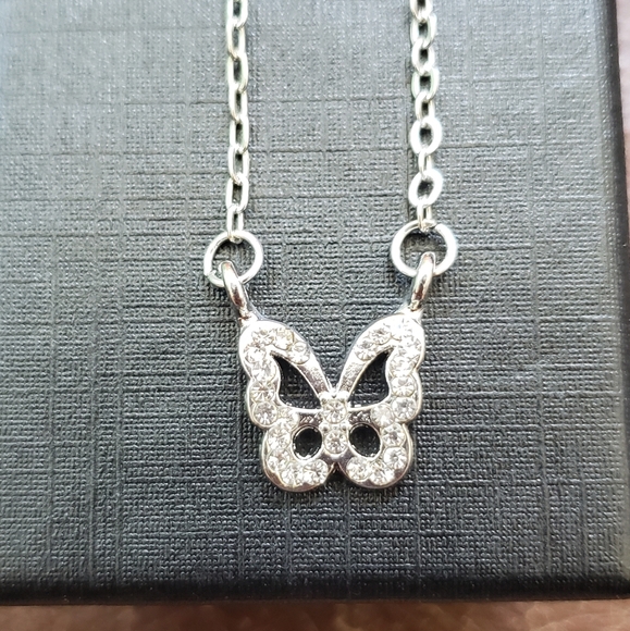 Rhinestone Butterfly Pendant Necklace silver - Picture 1 of 6